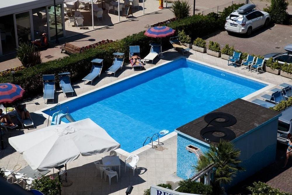 Hotel Paloma Beach Front Chiringuitos Time Rimini Eksteriør billede